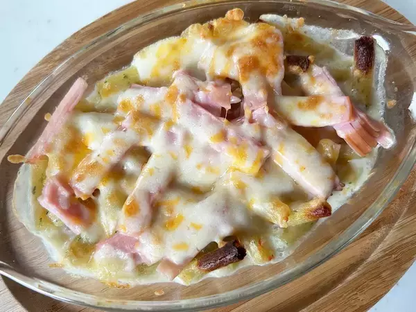 自宅で作る簡単グラタン　材料は牛乳、ハム、チーズ、そして…？