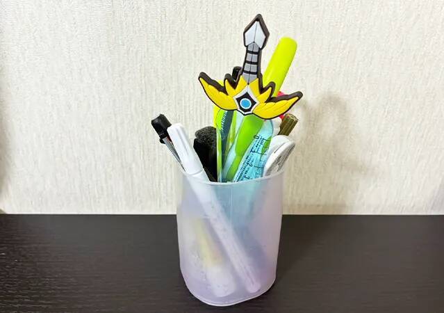 100均で見つけた定規　ユニークすぎる見た目に「勇者の剣だ」「作業がはかどりそう」