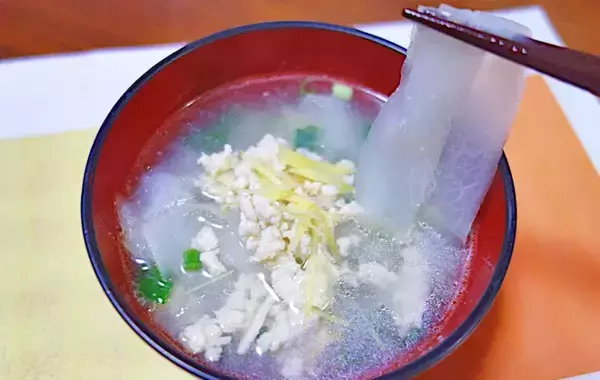 「その手があったか！大根をピーラーでひらひらにして…　家族が喜ぶ一品が完成【大根レシピ】」の画像