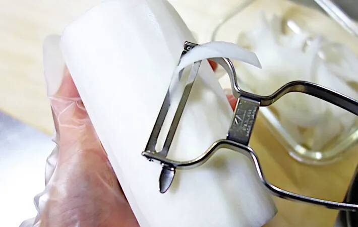 その手があったか！大根をピーラーでひらひらにして…　家族が喜ぶ一品が完成【大根レシピ】