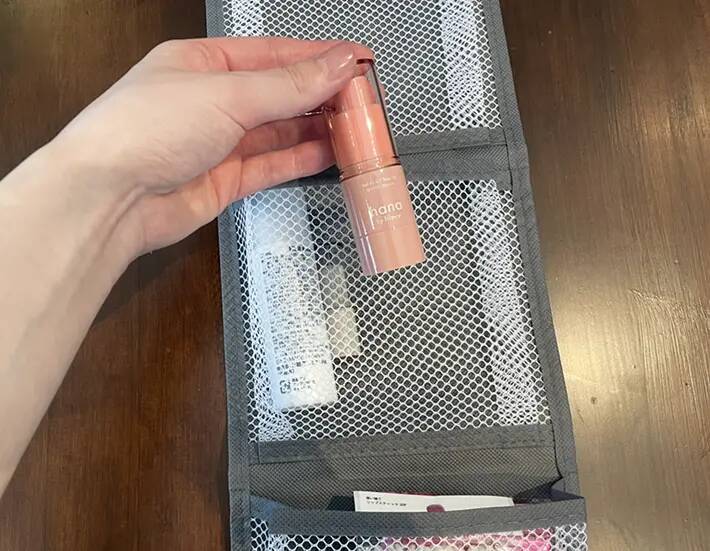 パタパタ畳んでバッグに入れて！　110円の収納アイテムを旅行で使ってみると「取り出しやすい」「身支度が快適に」