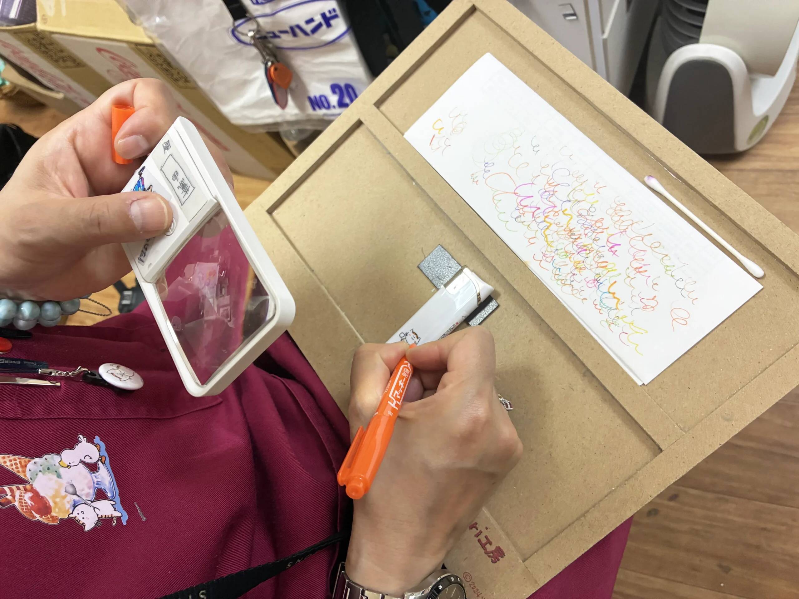 ライターに油性ペンでイラストを描いて…　完成品に「タバコを吸わなくても欲しい！」