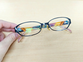 傷のあるメガネ、使い続けてもいい？ダメ？　『眼鏡市場』に聞いた正解は…