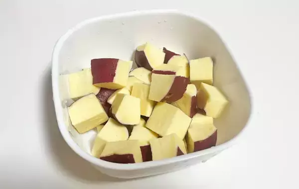 「「おいしすぎて、次は倍量で作る！」　角切りにしたサツマイモと炒めたのは…？」の画像