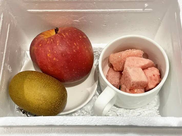冷凍庫に入れていないのに…　果物を「まるでシャーベット」「シュワシュワ食感」にする方法が、こちら