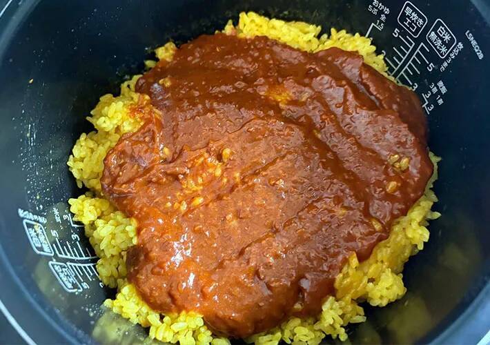 炊き上がったご飯に『1袋』をぶっかけて…手間をかけていないのに「店で食べるやつ」