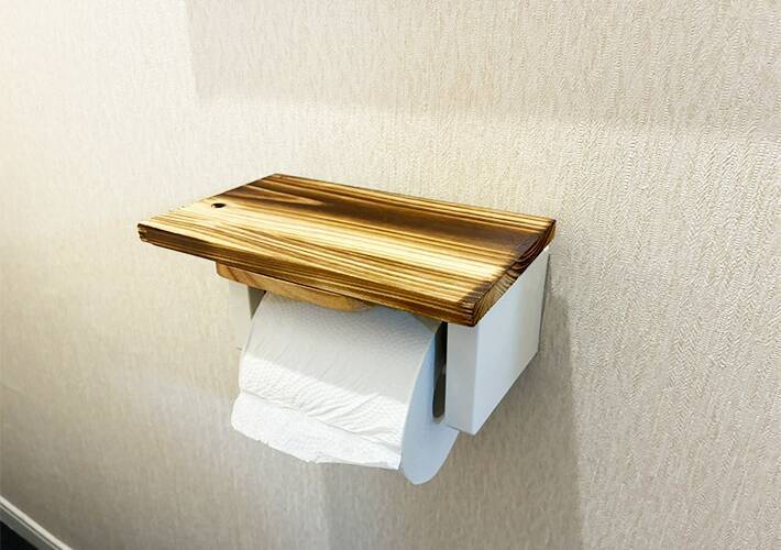 【所要時間3分】100均の板を貼ったブックエンド　トイレの収納力がアップする応用に「感動した」
