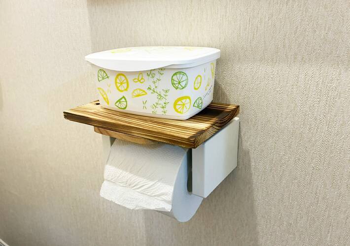 【所要時間3分】100均の板を貼ったブックエンド　トイレの収納力がアップする応用に「感動した」
