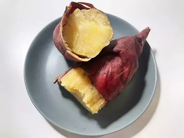 「スーパーの焼き芋、そのまま食べずに…？　青果部が教える食べ方に「その発想はなかった！」」の画像