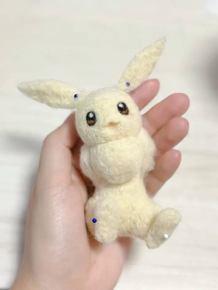 「え、本物？」　記念日に作った『イーブイ』の手芸品に「生きてるみたい…」