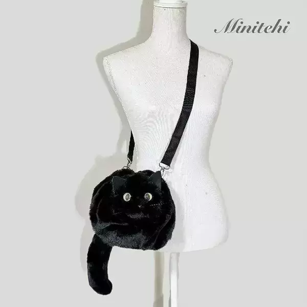 「リアルすぎて二度見！　本物の猫と思いきや…正体に「見かけたら絶対に声をかける」「天才」」の画像