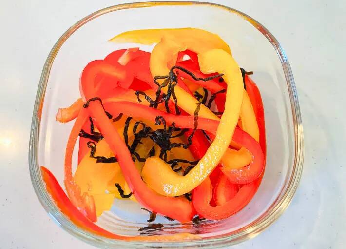 真似したくなるパプリカの食べ方　振るだけでできる簡単副菜レシピ