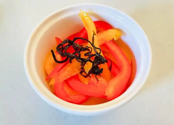 真似したくなるパプリカの食べ方　振るだけでできる簡単副菜レシピ