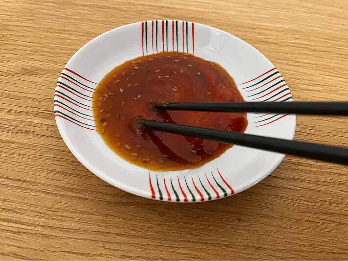 『大さじ1杯』ずつ混ぜてみて！　調味料2つでアメリカ風BBQソースを作る方法