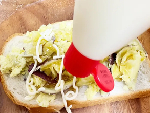 食パンが化けた！　バターを塗らない食べ方に「うまい！」「忙しい朝にピッタリ」