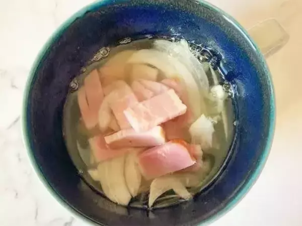 食パンあったら作ってみて！　カップ1つで完成する絶品スープが画期的【時短レシピ】
