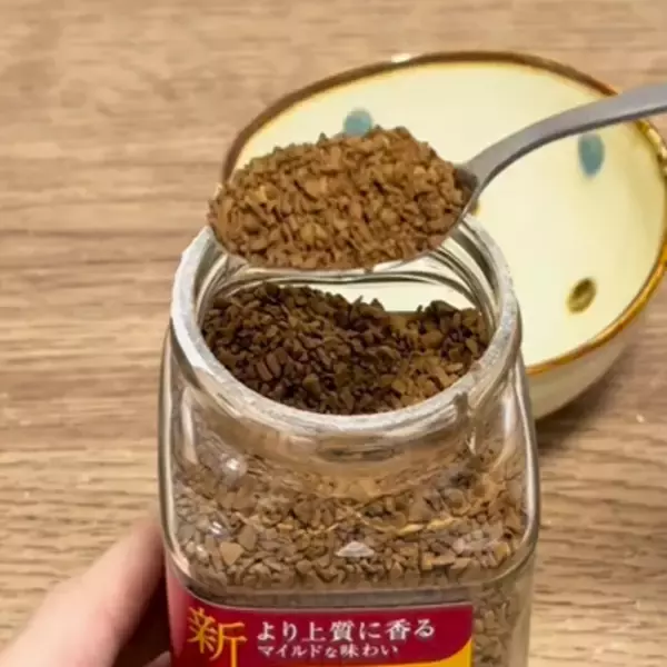 「プリンにかけたら大正解！　思わぬ裏技に「コレ好きなやつ」「早速作った」」の画像