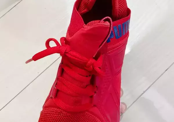 「脱ぎ履きも調整も楽！　警視庁おすすめ＆SNSで話題の結び方を検証」の画像