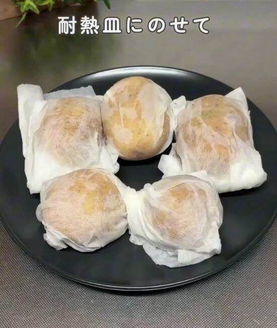 ジャガイモを『袋』に入れてモミモミ　完成品に「意外すぎる」「想像以上だった」