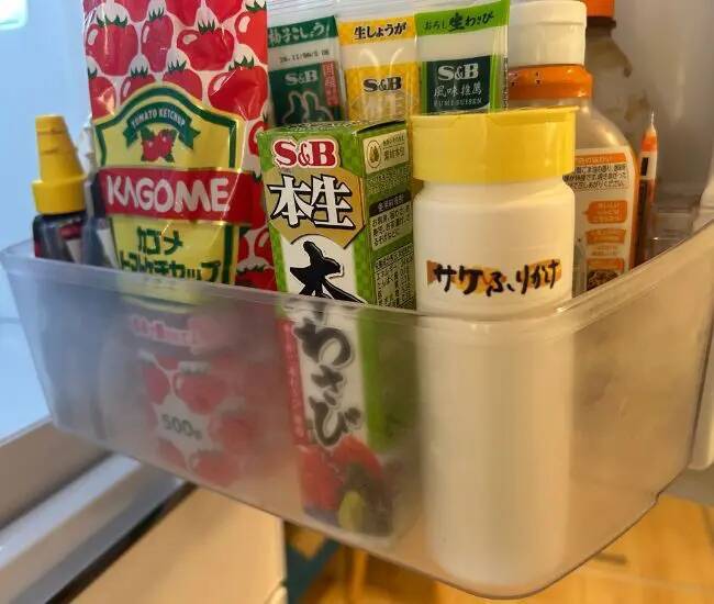 粉チーズの空き容器が便利アイテムに！　思わぬ使い道に「天才か」「マネしたい」