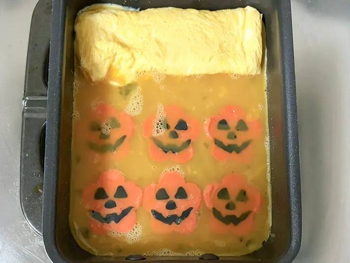 玉子焼きに『6枚』入れてみて！　インパクトある見た目に「弁当に入れたら盛り上がる」
