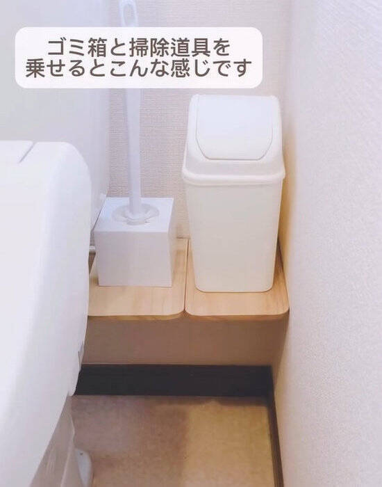 便器奥のデッドスペースが棚に？　収納アイデアに「思い付かなかった」「感動した」
