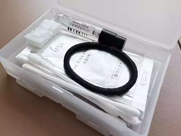 「めちゃくちゃ便利！　『ダイソー』で見つけた小物ケース、裏面を見て「えっ！？」」の画像