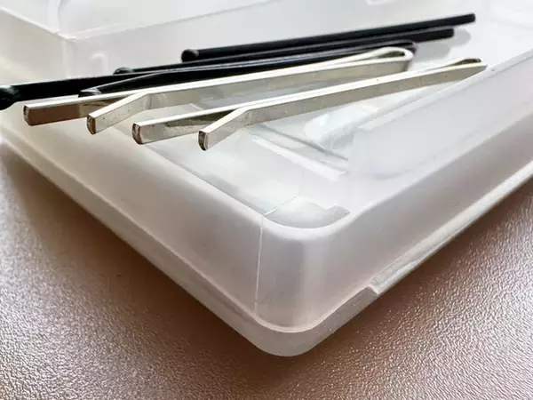 「めちゃくちゃ便利！　『ダイソー』で見つけた小物ケース、裏面を見て「えっ！？」」の画像