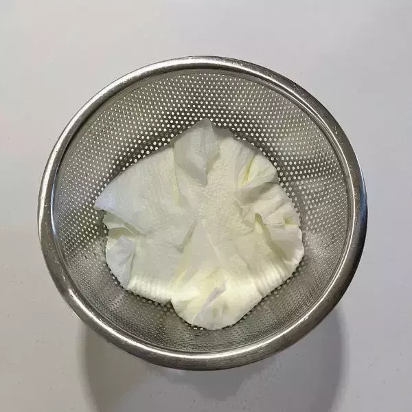 「ヨーグルトに『塩こうじ』を混ぜると？　一晩置いた結果に「ビックリ」「早速試す」」の画像