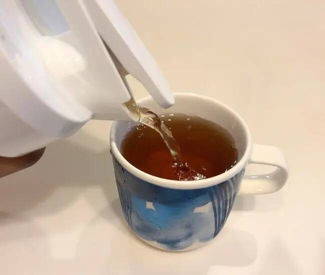 「冷蔵庫で冷やすのやめた」　麦茶がたった『2分』で作れる目からウロコの裏ワザ