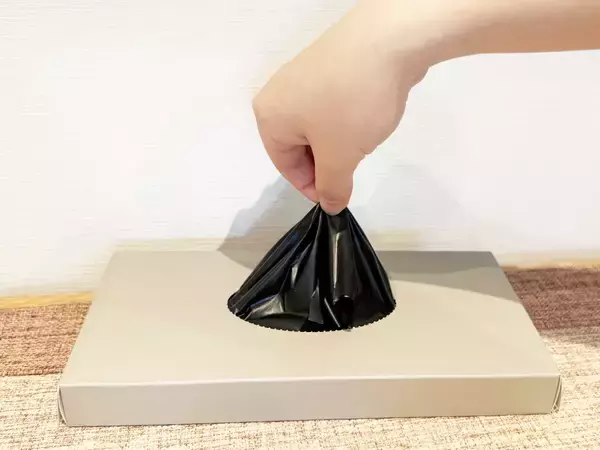 スリコで買った『ゴミ袋』　取り出してみると、長方形ではなく…その狙いに目からウロコ