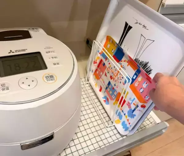 「「新しい発見でした」　セリア『ふきん掛け』のじゃない使い方を試してみると？」の画像