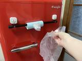 「つっぱり棒×トイレットペーパーが意外と便利　ビニール袋を収納してみると…「片手でサッと取れる」」の画像6