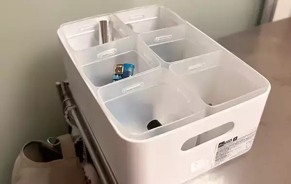 「ダイソーのくつした整理カップに「靴下は入れてない」　小物の整理がしやすくなる！部屋が片付く活用法がこちら」の画像