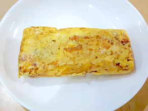 玉子焼きに『大さじ1杯ずつ』入れてみて！　砂糖なしでもしっとり甘くて「子供もパクパク」