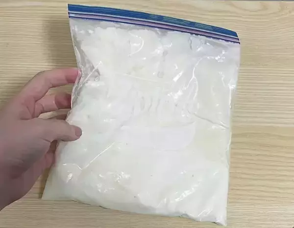 「ジッパー袋で簡単シェイク！　材料3つ、揉んで冷凍庫へ入れたら…2時間後に「次々食べちゃう」」の画像