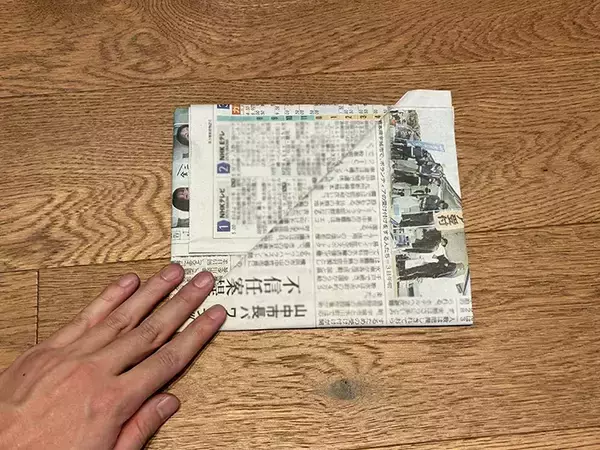 「新聞紙が便利な『ゴミ箱』として使える！　6回折るだけの作り方がこちら」の画像