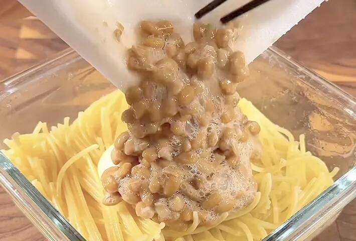 お茶漬けの素が余ったら作って！　レンチン加熱で作る“簡単”パスタ【レシピ】