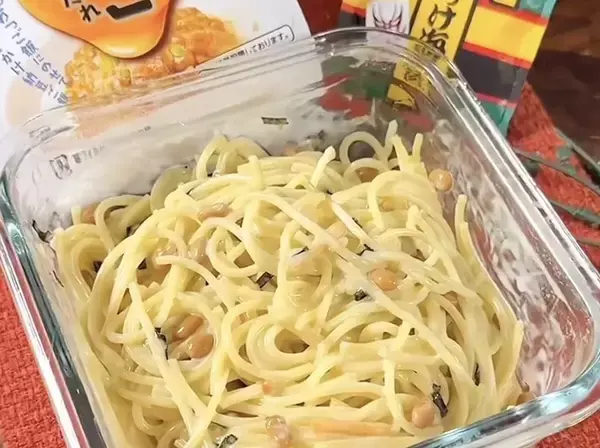 「お茶漬けの素が余ったら作って！　レンチン加熱で作る“簡単”パスタ【レシピ】」の画像