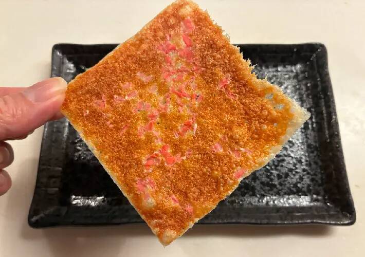 材料は２つだけ！ 包丁も火も使わない『パリパリチーズせんべい』レシピ