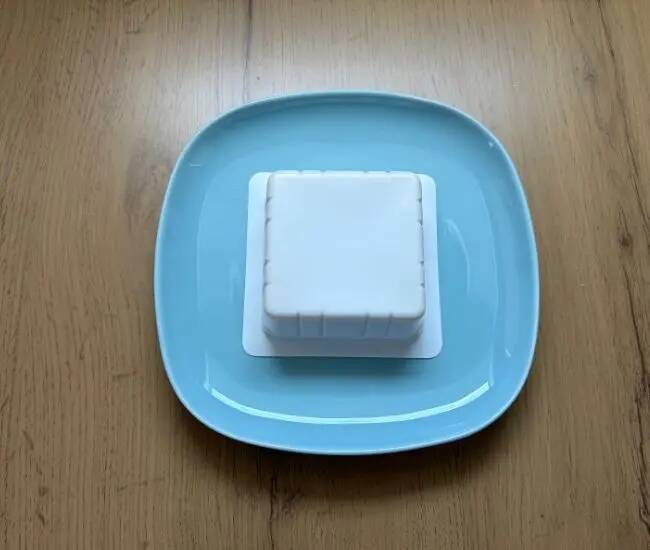 豆腐パックの『角』をチョキッ！　取り出し方の裏技が目からウロコ
