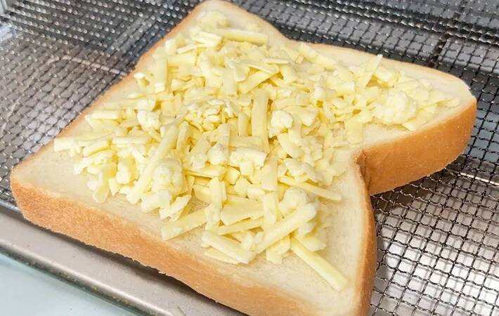 チーズを『水』に浸してみて　チーズトーストが劇的に変わる裏ワザ