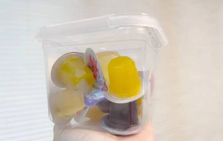 味噌の空容器、捨てないで！　『味噌のフタ』を使った冷蔵庫収納【活用法3選】