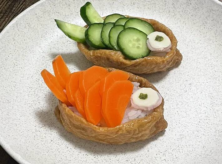 『いなり寿司』はこう食べる！　野菜を切って飾るだけの「かわいすぎる」アレンジ