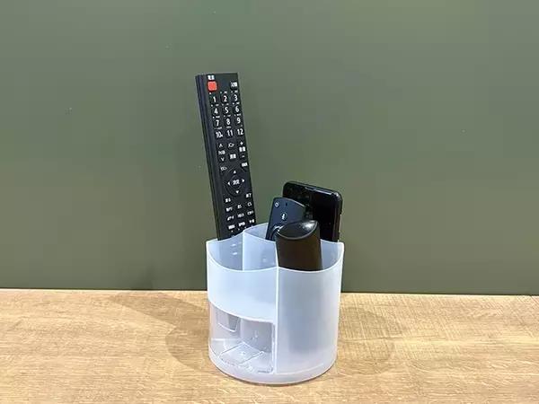「『ペンホルダー』をキッチンに置くと？　調理器具がフィットして便利！」の画像