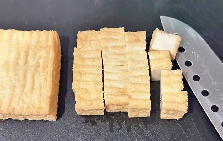 ひと口サイズに切った厚揚げを…？　サッと作れて腹持ち抜群なおつまみレシピ