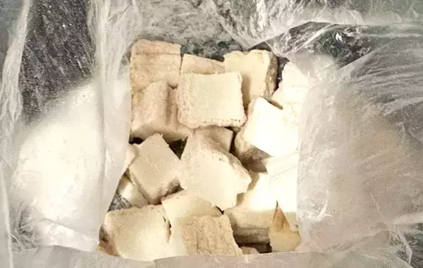 「ひと口サイズに切った厚揚げを…？　サッと作れて腹持ち抜群なおつまみレシピ」の画像