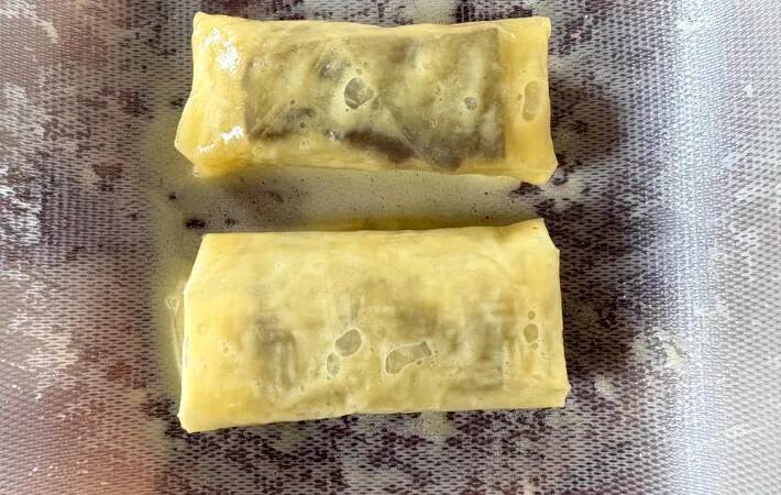 ライスペーパーを卵液に浸して…　できた簡単おやつに「モチモチで最高！」