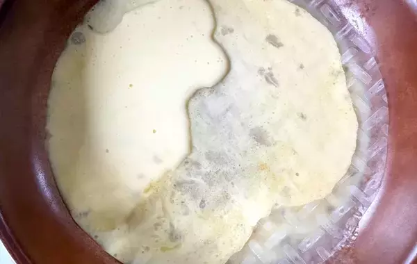 「ライスペーパーを卵液に浸して…　できた簡単おやつに「モチモチで最高！」」の画像