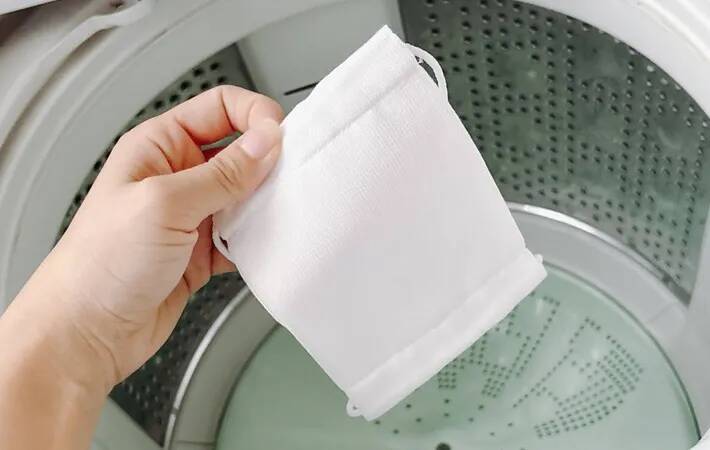 保冷剤は「ガーゼマスク」に入れてみて！　夏に役立つ意外な使い道【子供の暑さ対策】